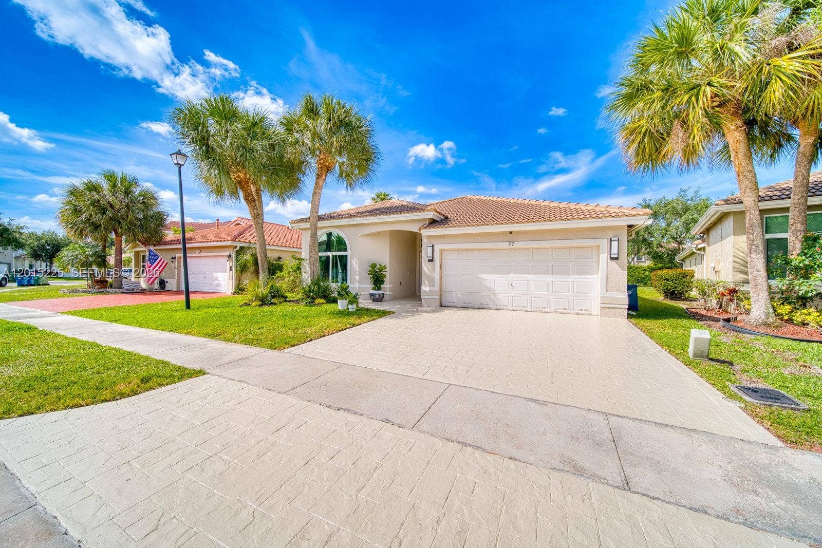 77 Gables Boulevard, Weston, FL 33326 Photo 4