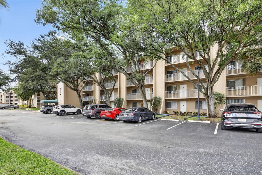 Property photo for 9470 Tangerine Place, #105, Davie, FL