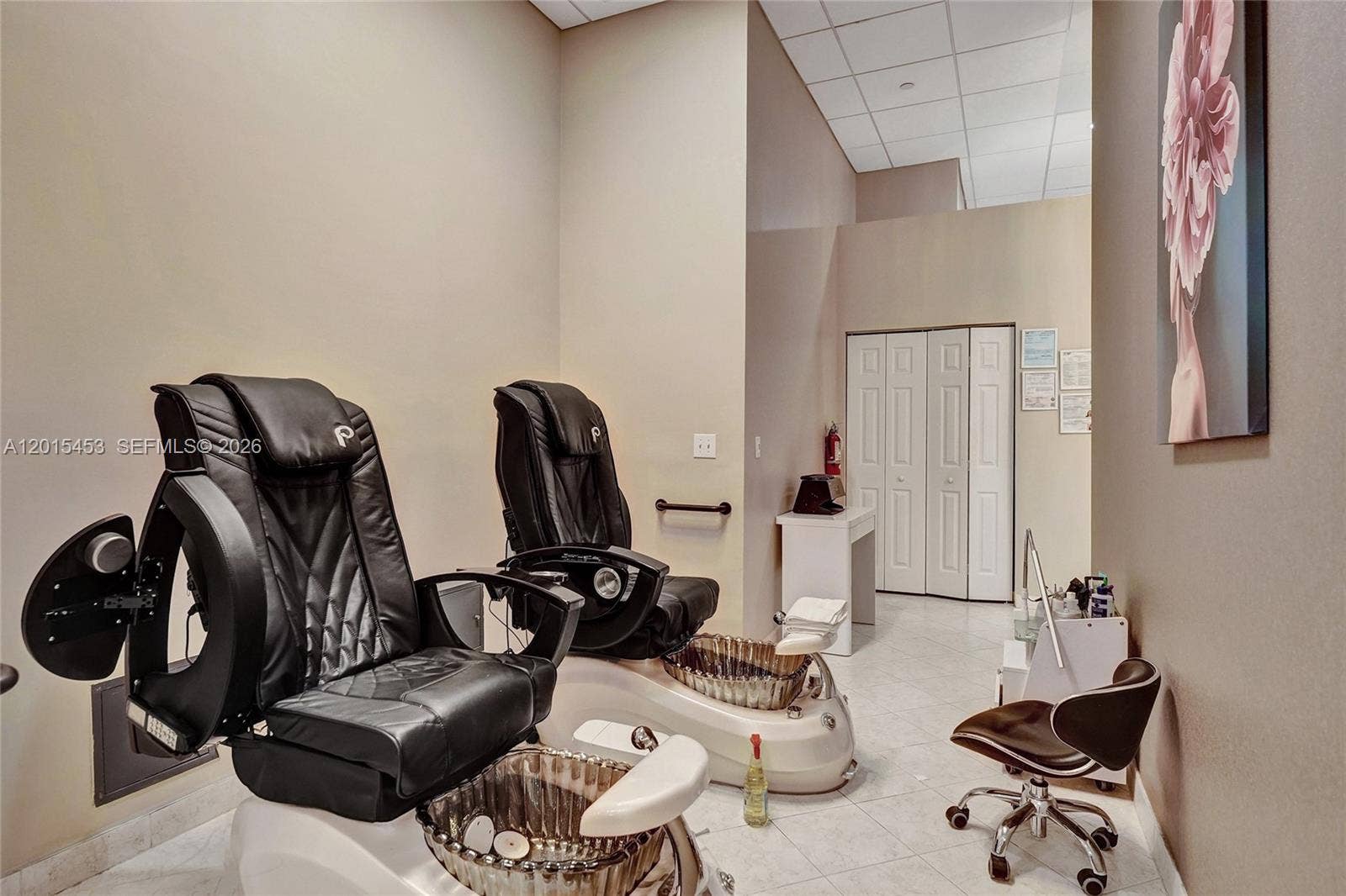 16135 Emerald Estates Drive, #166, Weston, FL 33331 Salon services