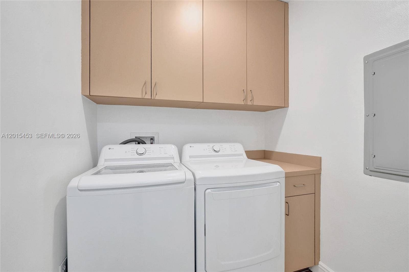 16135 Emerald Estates Drive, #166, Weston, FL 33331 with Laundry tub