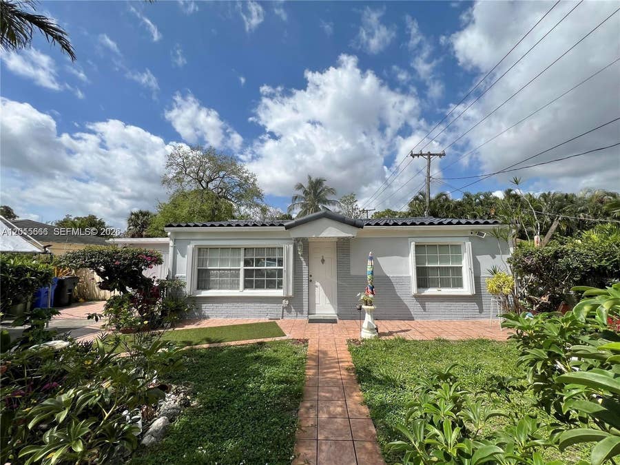 Property photo for 1465 SW 28th Way, Fort Lauderdale, FL