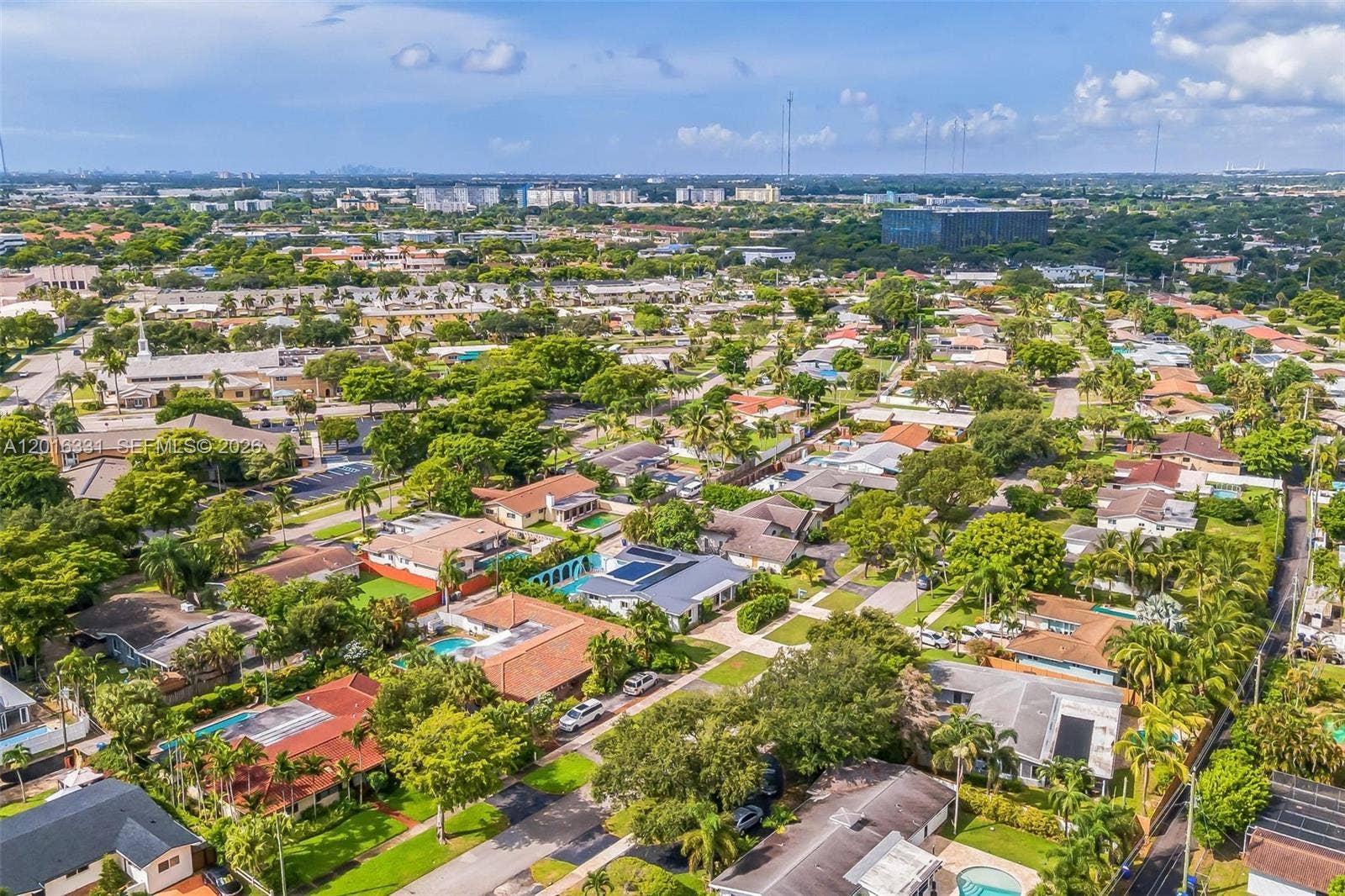 633 N Crescent Drive, Hollywood, FL 33021 Photo 52