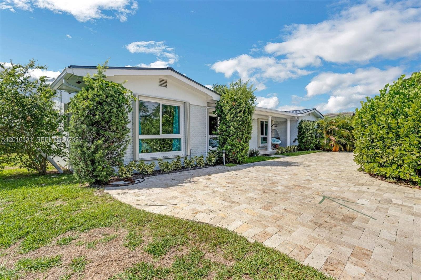 633 N Crescent Drive, Hollywood, FL 33021 Photo 2