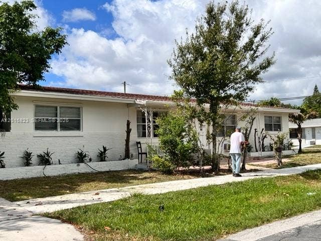 Property photo for 901 SW 4th Terrace, Hallandale Beach, FL