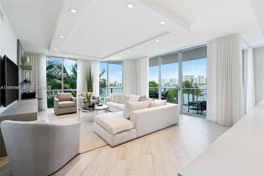 Property photo for 17111 Biscayne Boulevard, #209, North Miami Beach, FL