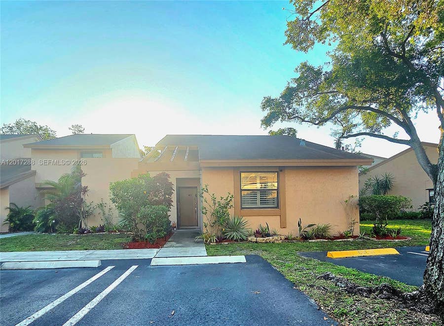 Property photo for 19 Chestnut Circle, Cooper City, FL