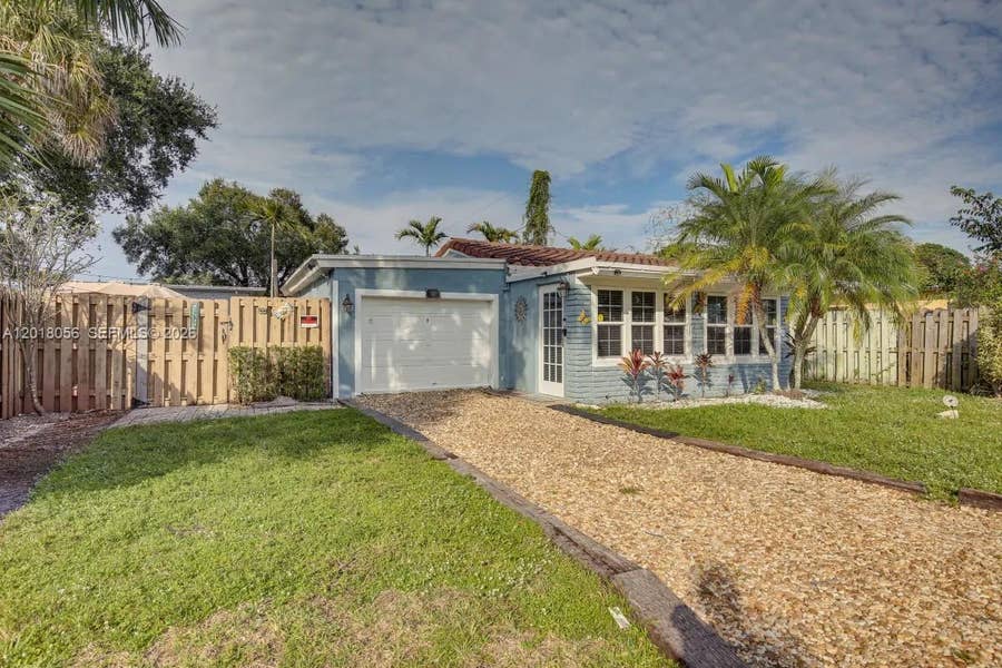 Property photo for 1237 SW 28th Street, Fort Lauderdale, FL