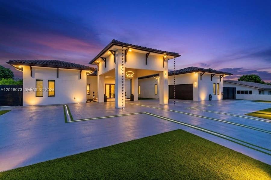 Property photo for 320 SW 125th Avenue, Miami, FL