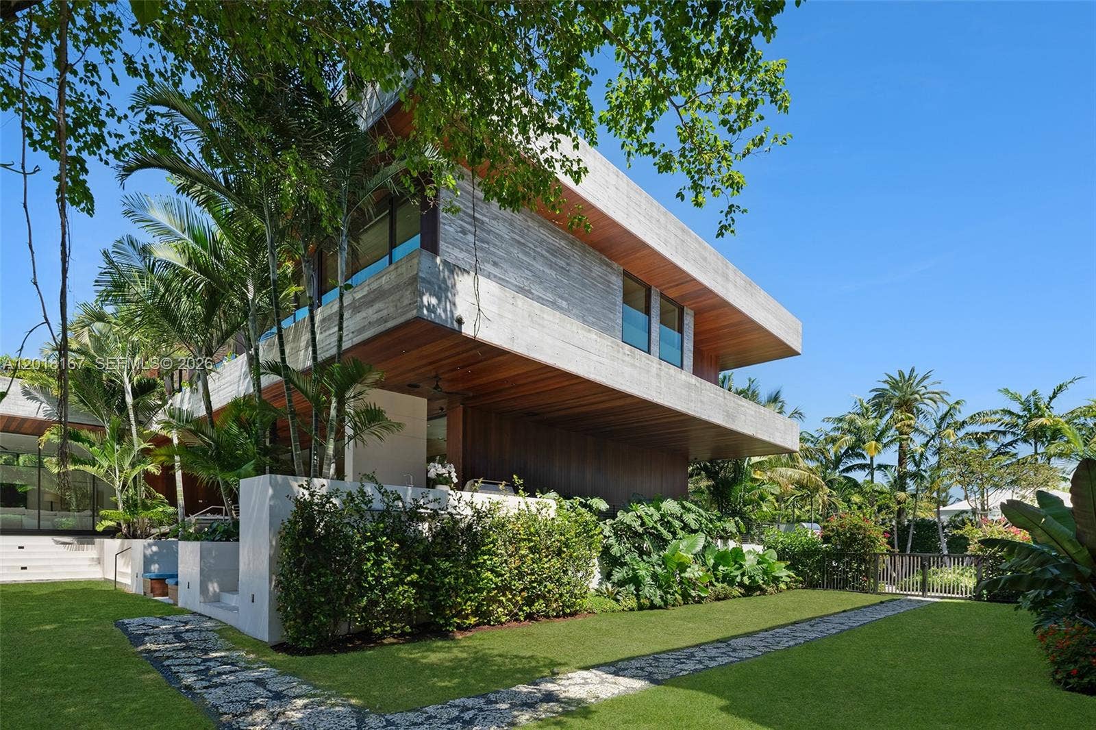 1420 W 23rd Street, Miami Beach, FL 33140 Guest House