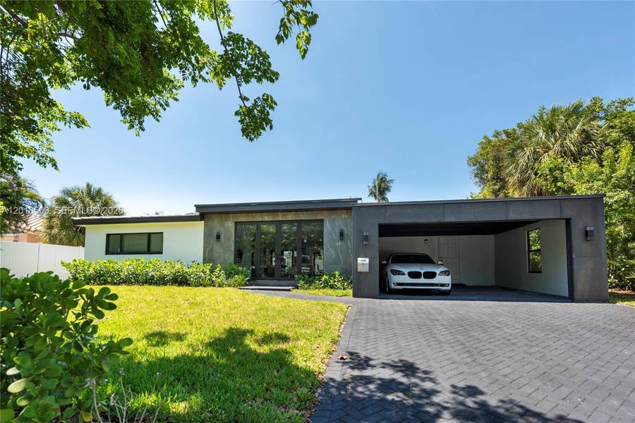 Property photo for 2308 SE 18 Street, Fort Lauderdale, FL