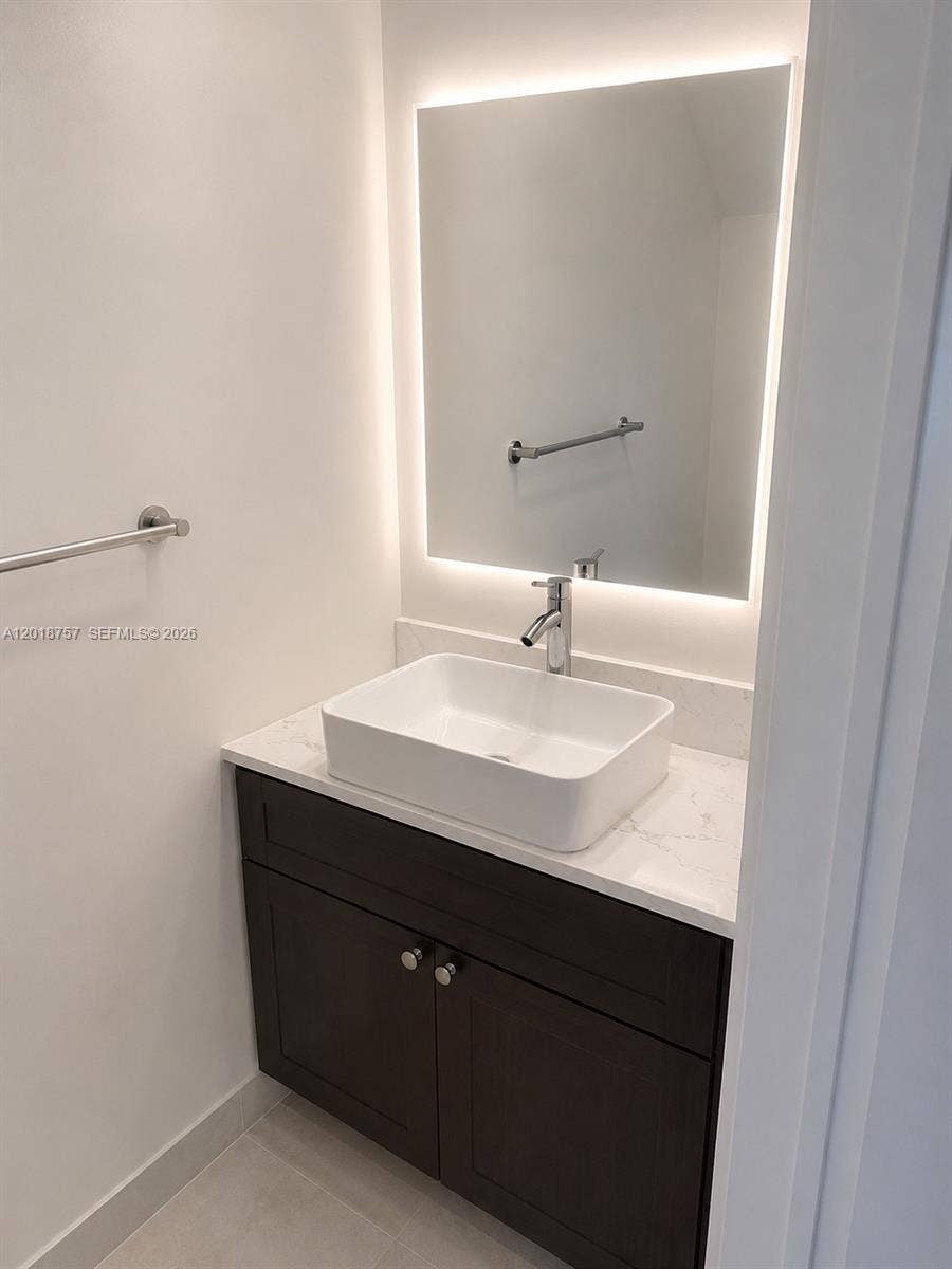 38 Key West Court, #38, Weston, Weston, FL 33326 Half bath