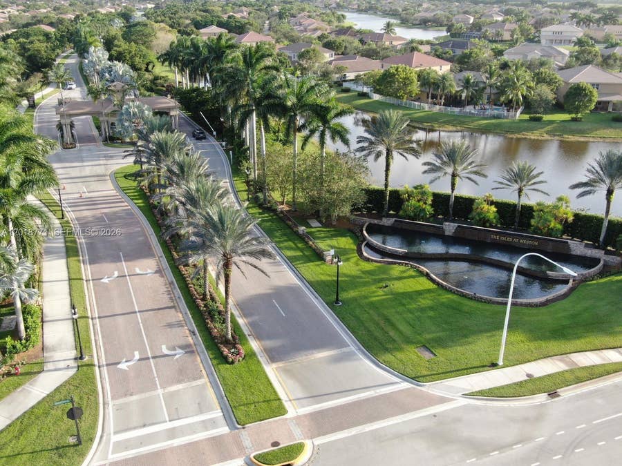 Property photo for 4404 E Whitewater Avenue, Weston, FL