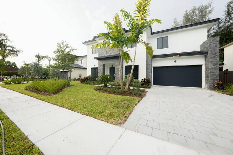 Property photo for 13004 Davie Oaks Drive, Davie, FL