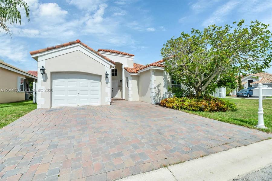 Property photo for 535 Somerset Way, Weston, FL