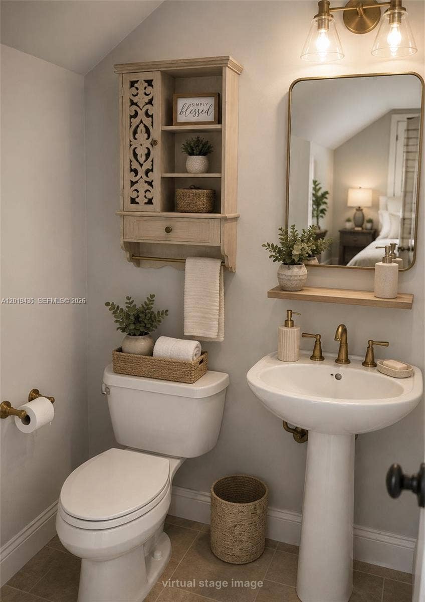 2640 SW 137th Terrace, Davie, FL 33330 Virtually Staged. Furniture & Decor for Illustration Only