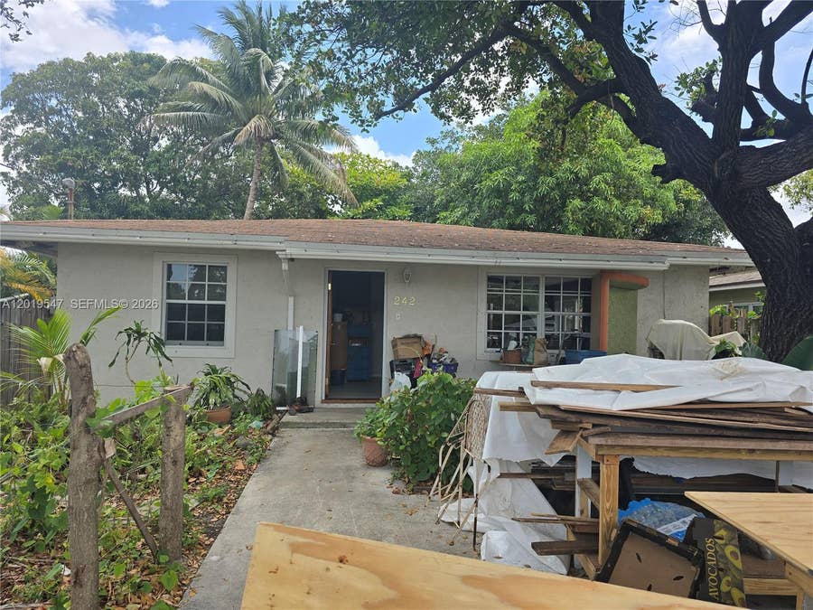 Property photo for 242 NW 7th Avenue, Dania Beach, FL