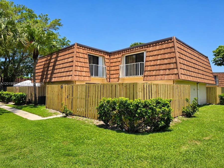 Property photo for 824 Blue Ridge Circle, West Palm Beach, FL