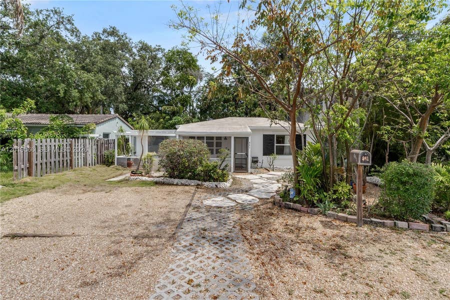 Property photo for 841 SW 11th Court, Fort Lauderdale, FL