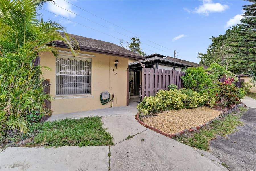 Property photo for 123 Briarwood Circle, #2-5, Hollywood, FL
