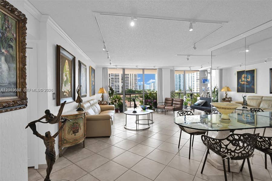 Property photo for 19667 Turnberry Way, #6C, Aventura, FL
