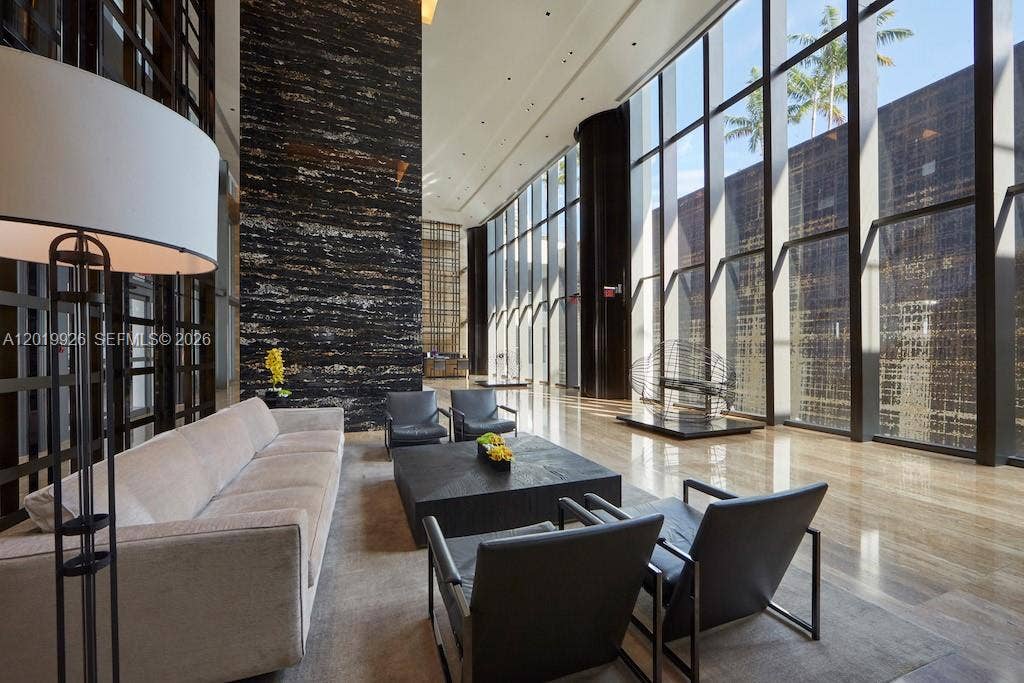 800 S Pointe Drive, #Penthouse 2204, Miami Beach, FL 33139 Common Area - Lobby