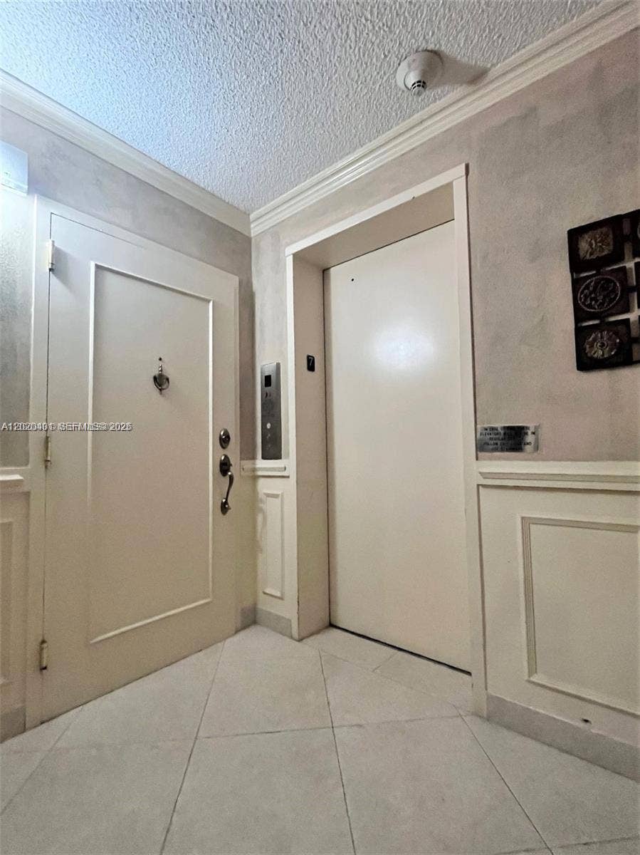 Semi-private elevator