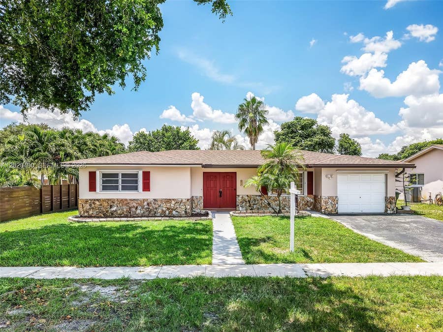 Property photo for 500 NW 96th Terrace, Pembroke Pines, FL