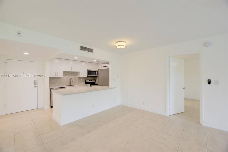 Property photo for 200 Lakeview Drive, #211, Weston, FL