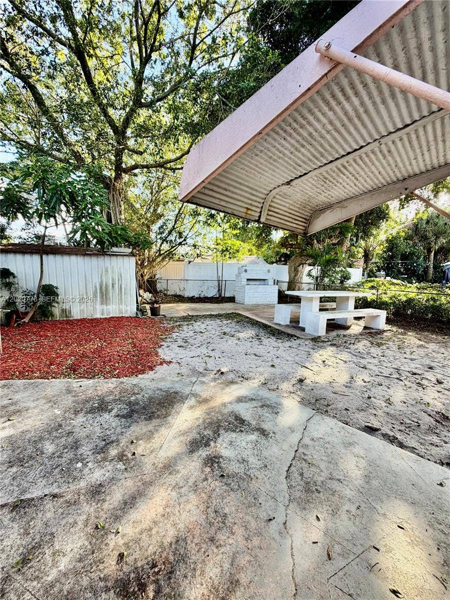 518 NW 47th Court, Oakland Park, FL 33309 Photo 13