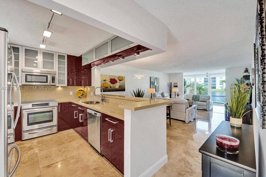 1025 SE 3rd Avenue, #108, Dania Beach, FL 33004 Photo 2