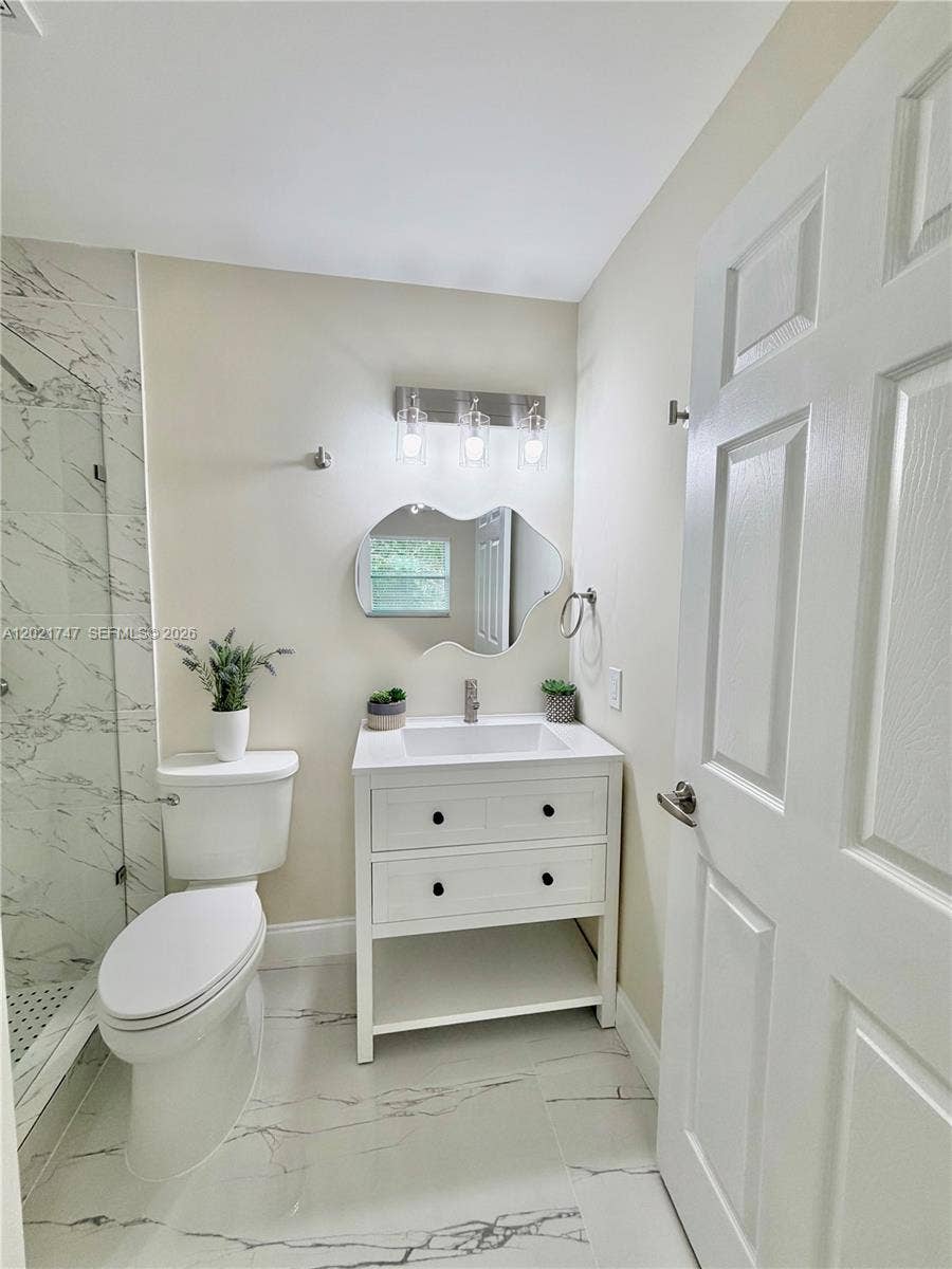 1555 NW 6th Avenue, Pompano Beach, FL 33060 Master Bathroom