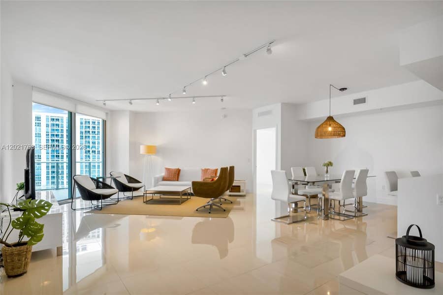 Property photo for 17301 Biscayne Boulevard, #907, North Miami Beach, FL