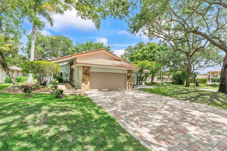 Property photo for 1001 SW 93rd Avenue, Plantation, FL
