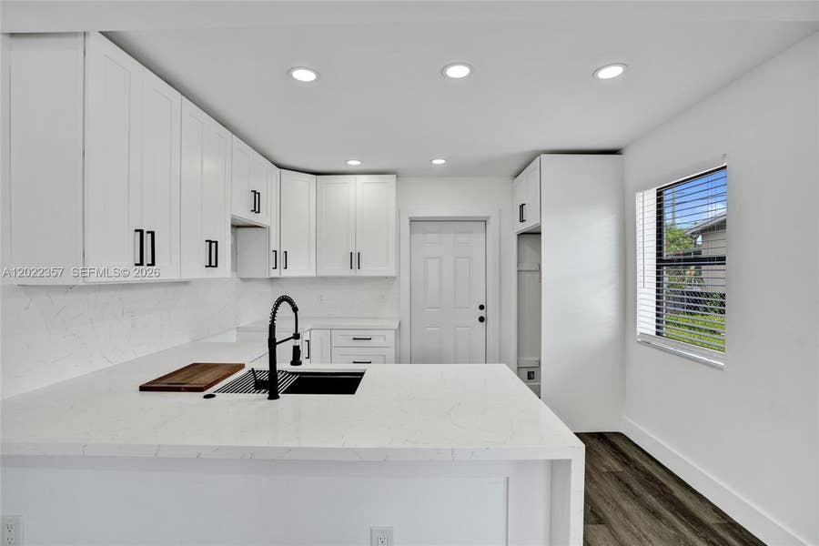 Property photo for 733 NW 15th Terrace, Fort Lauderdale, FL