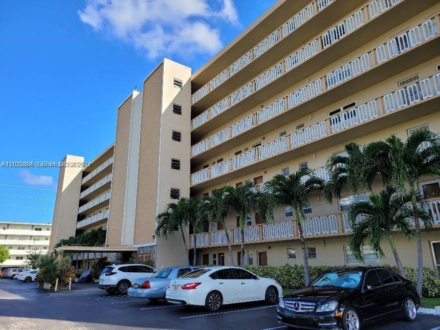 Property photo for 319 NE 14th Avenue, #607, Hallandale Beach, FL