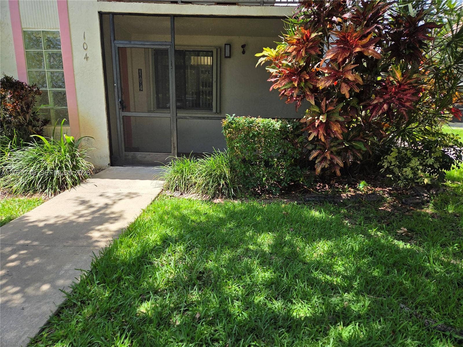 413 Lakeview Drive, #104, Weston, Weston, FL 33326 First Floor Entry