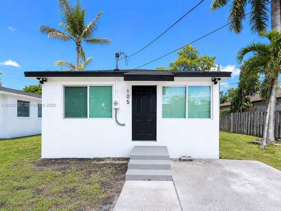 Property photo for 105 SW 4th Avenue, Hallandale Beach, FL