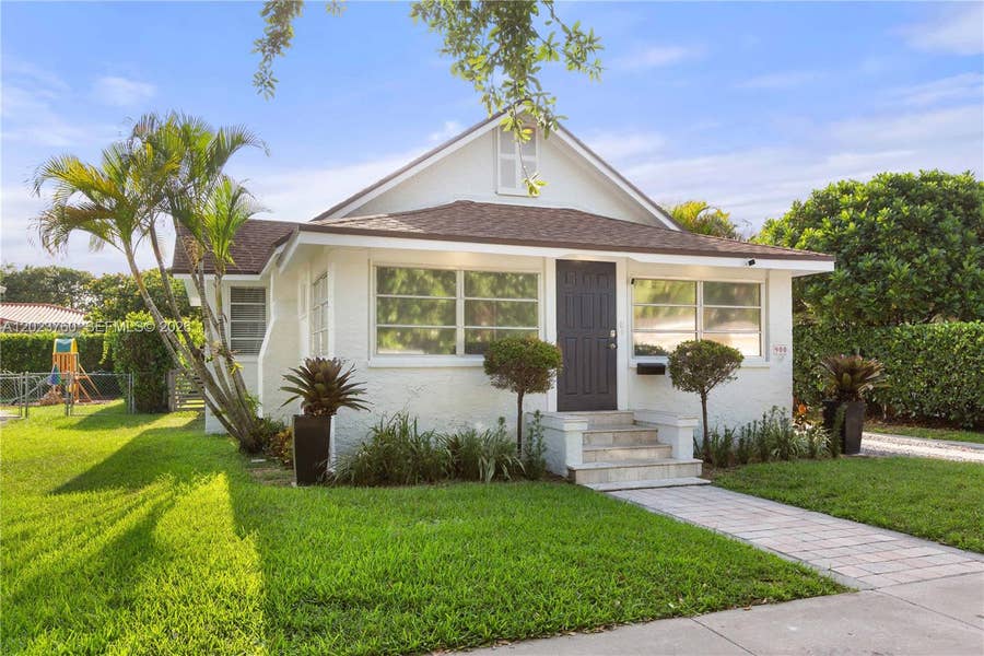 Property photo for 900 Tangier Street, Coral Gables, FL