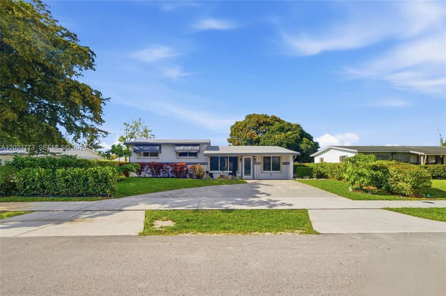 Property photo for 2780 NW 25th Street, Fort Lauderdale, FL