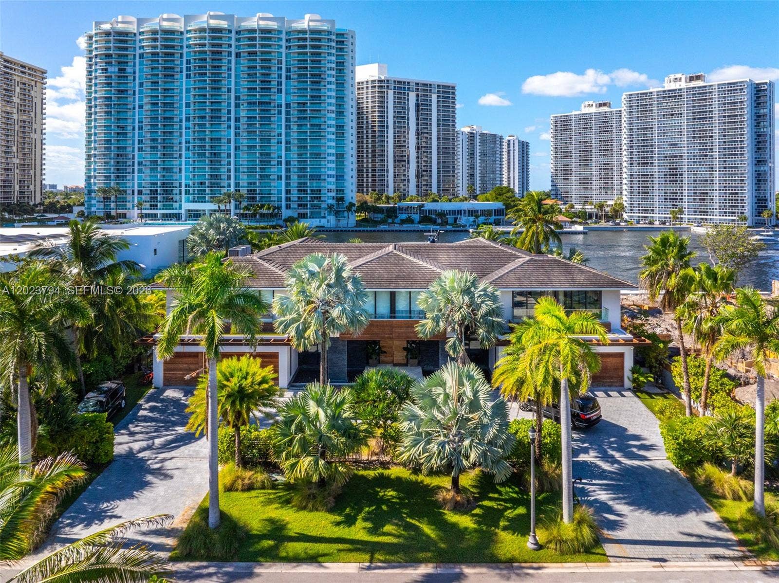 385 Centre Island, Golden Beach, FL 33160 Photo 9