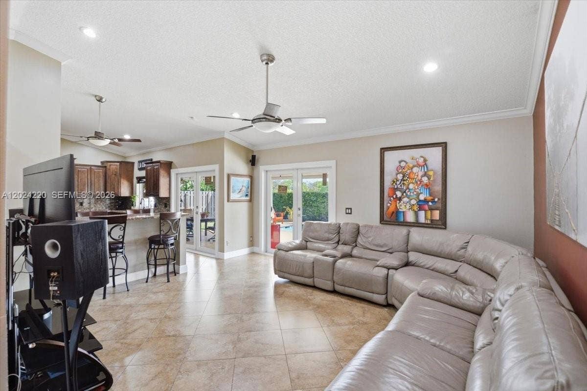 6520 Olde Moat Way, Davie, FL 33331 Photo 5
