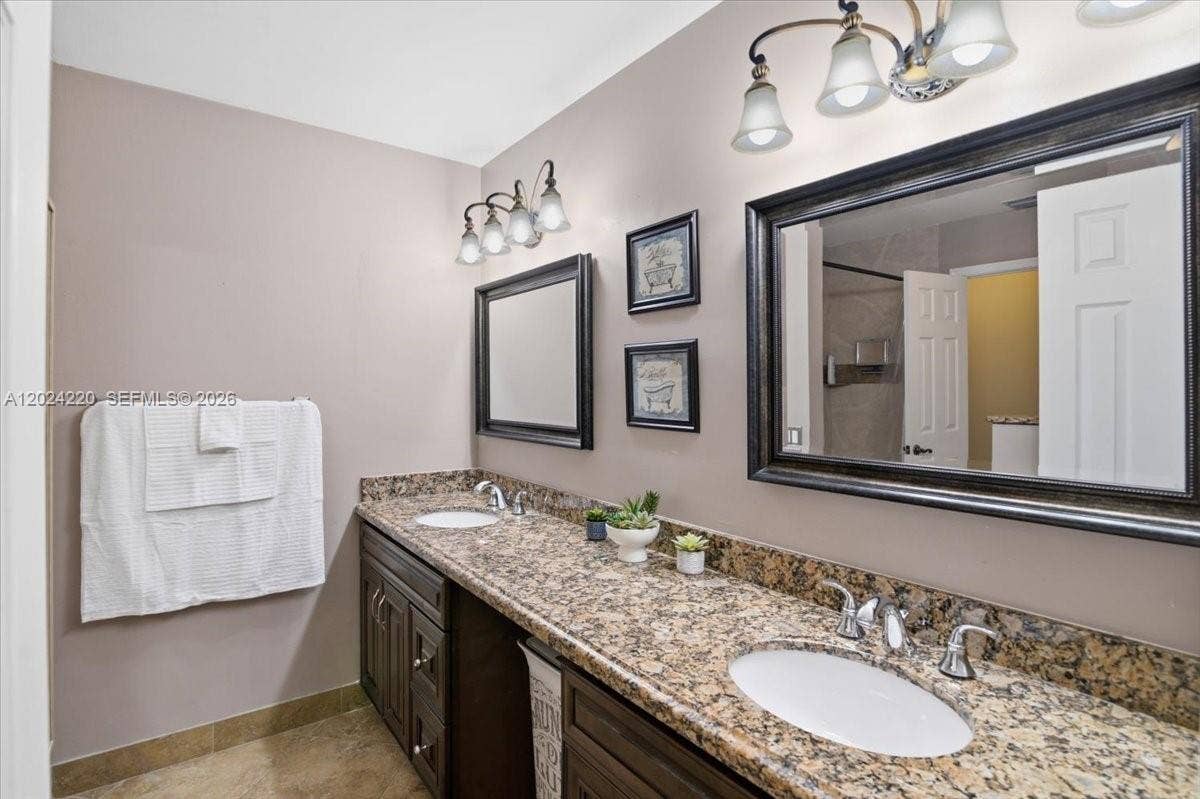 6520 Olde Moat Way, Davie, FL 33331 Photo 14
