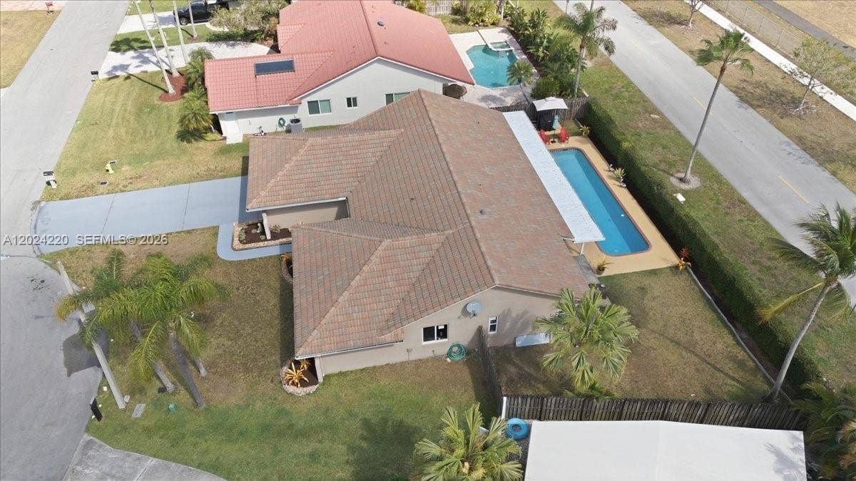 6520 Olde Moat Way, Davie, FL 33331 Photo 32