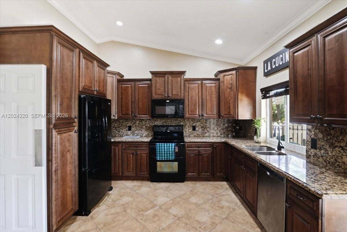 6520 Olde Moat Way, Davie, FL 33331 Photo 9