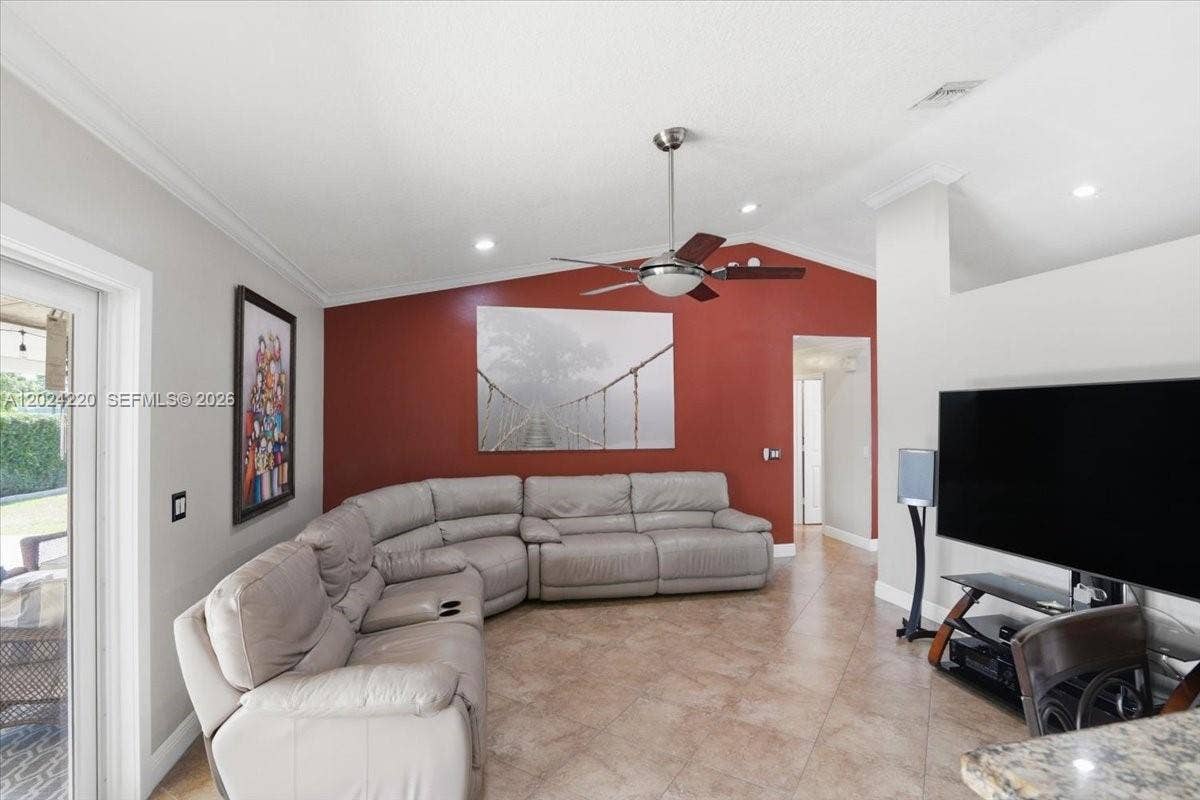 6520 Olde Moat Way, Davie, FL 33331 Photo 8