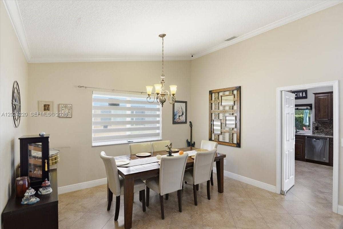 6520 Olde Moat Way, Davie, FL 33331 Photo 13