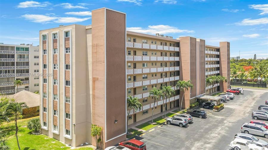Property photo for 500 NE 12th Avenue, #407, Hallandale Beach, FL
