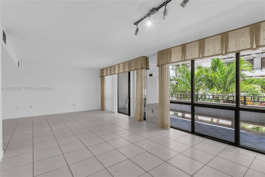 Property photo for 13951 Kendale Lakes Circle, #208A, Miami, FL