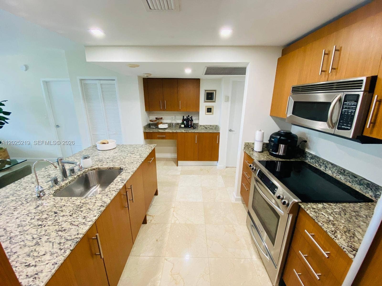 10275 E Collins Avenue, #324, Bal Harbour, Bal Harbour, FL 33154 Photo 9