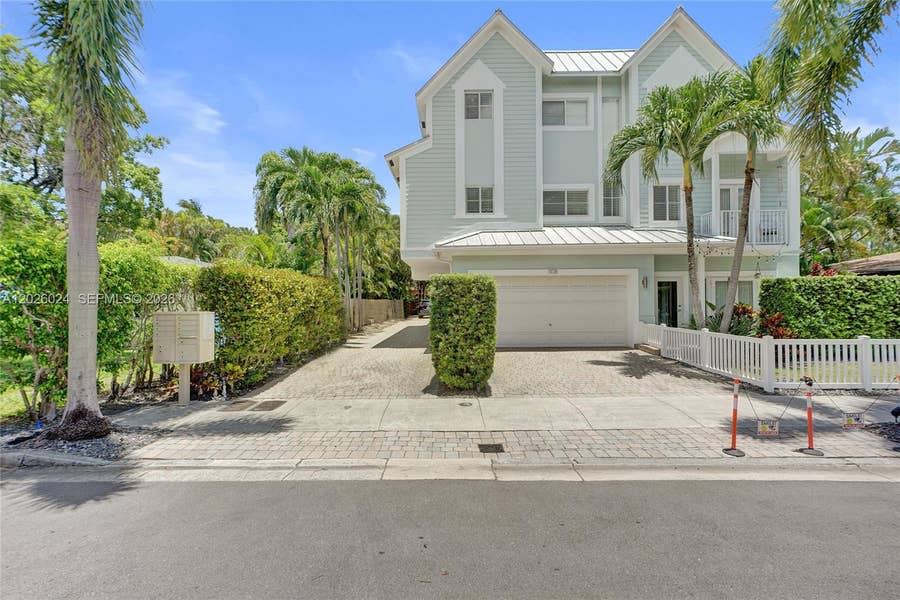 Property photo for 1112 NE 17th Way, Fort Lauderdale, FL